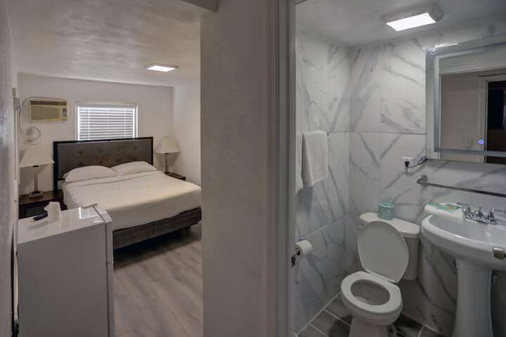 1 Double Bed (1 of 9)