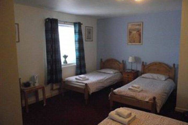 Room 4 of 11