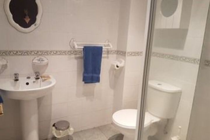 Room 5 of 17