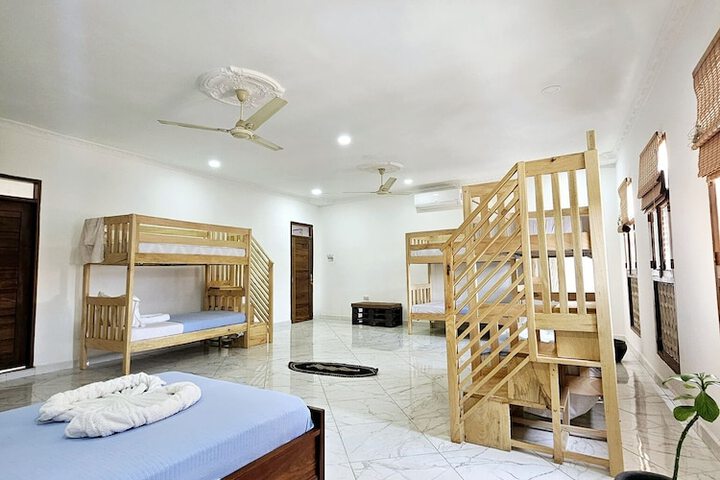 Room 35 of 53