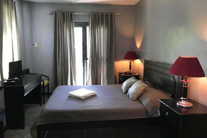 Room 9 of 32