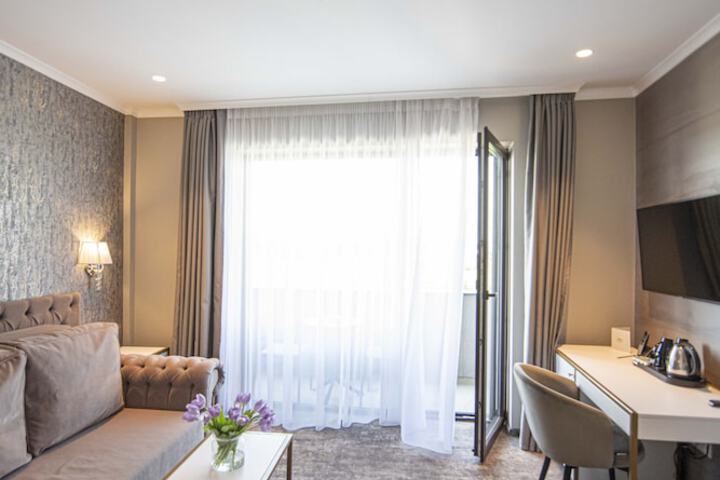 Room 12 of 41