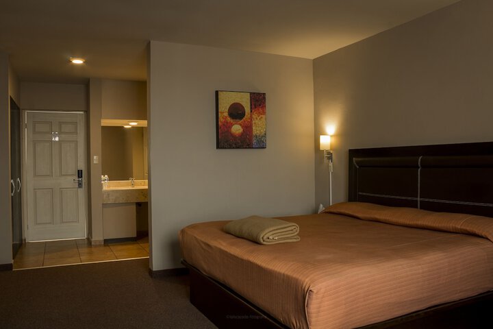 Room 11 of 40