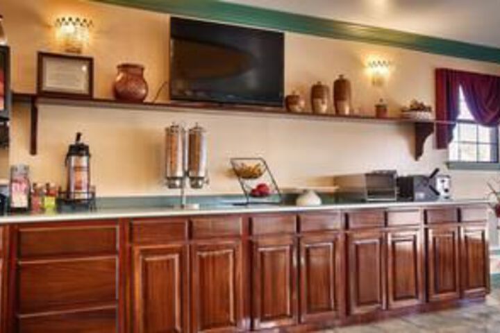 Breakfast/Coffee Service 4 of 21
