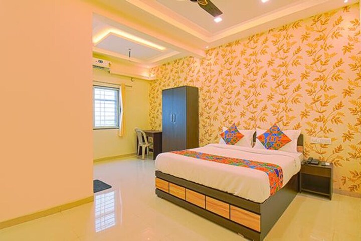 Fabhotel The Petals Residency