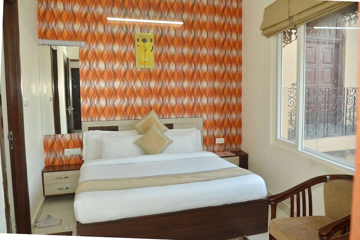 Room 6 of 27