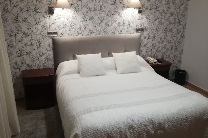 Room 28 of 74