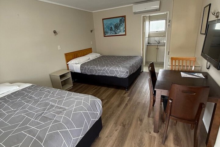 Room 13 of 23