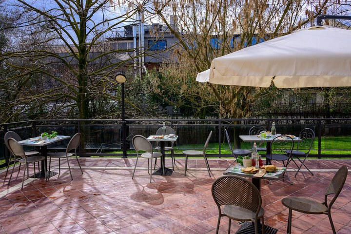 Terrace/Patio 35 of 64