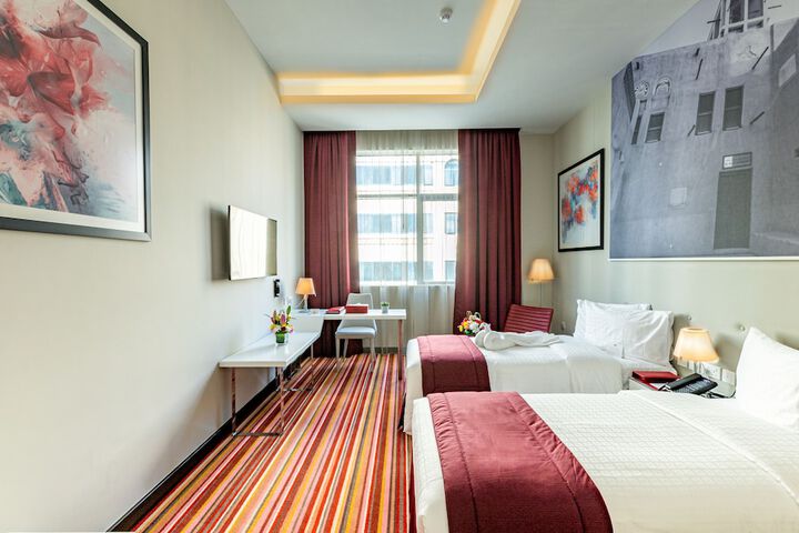 Room 8 of 35
