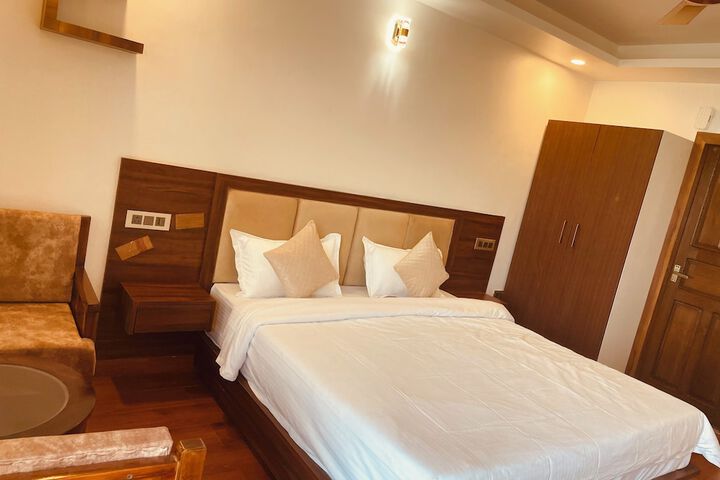 Room 7 of 53