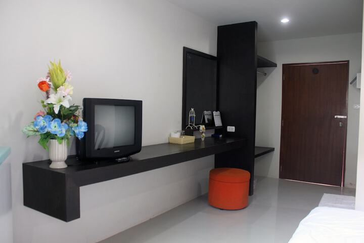 Room 6 of 49