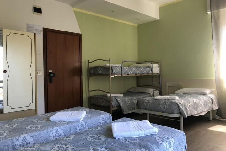 Room 10 of 41