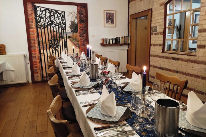 Dining 50 of 58