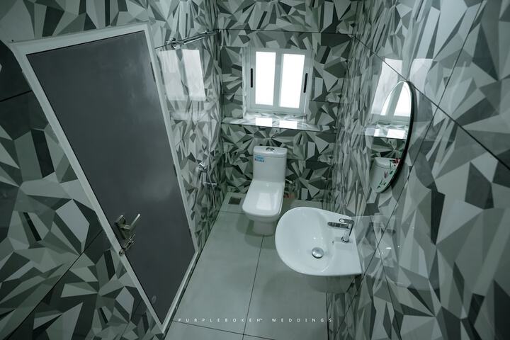 Room 34 of 61