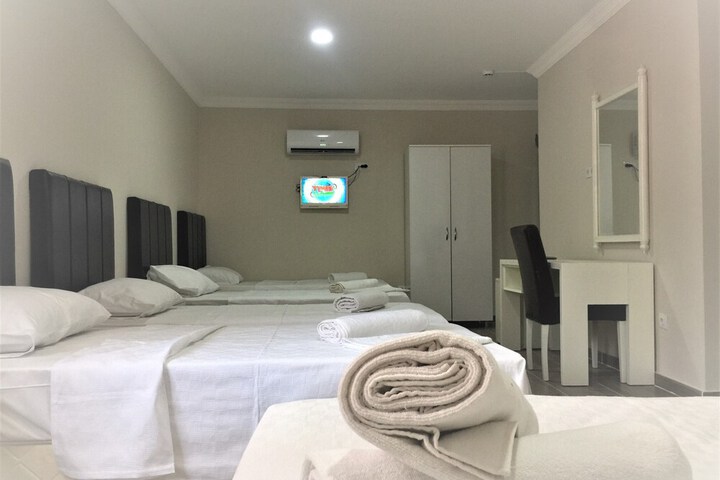 Room 15 of 19