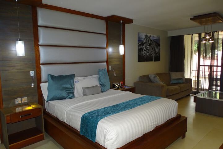 Room 6 of 117