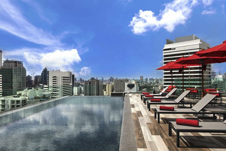Pool Hotel
