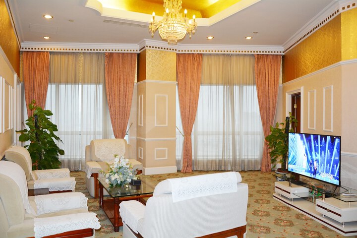 Room 32 of 121