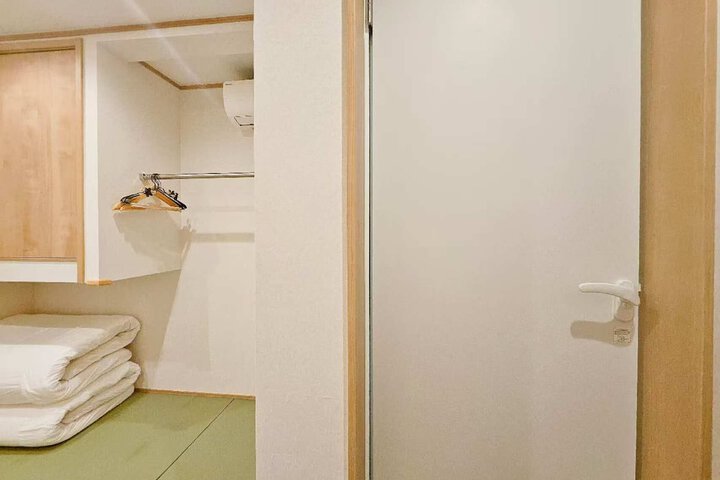 Room 10 of 47