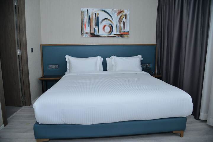 Room 10 of 22