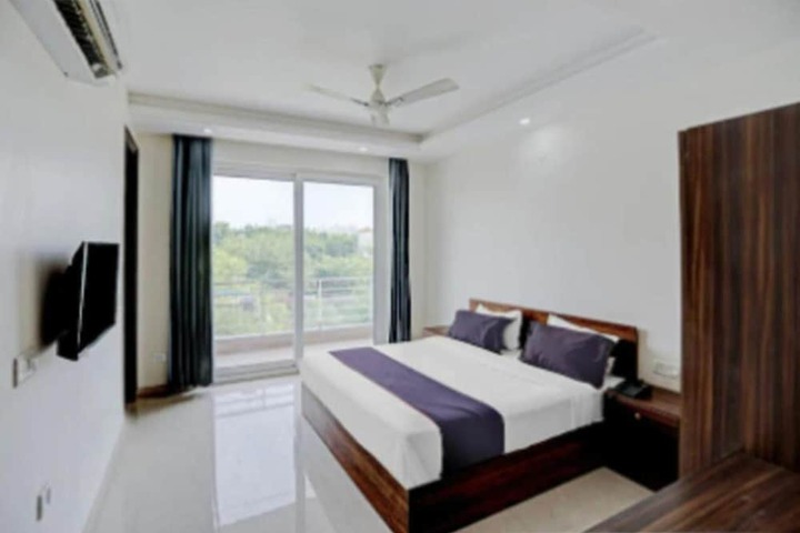 Room 15 of 18