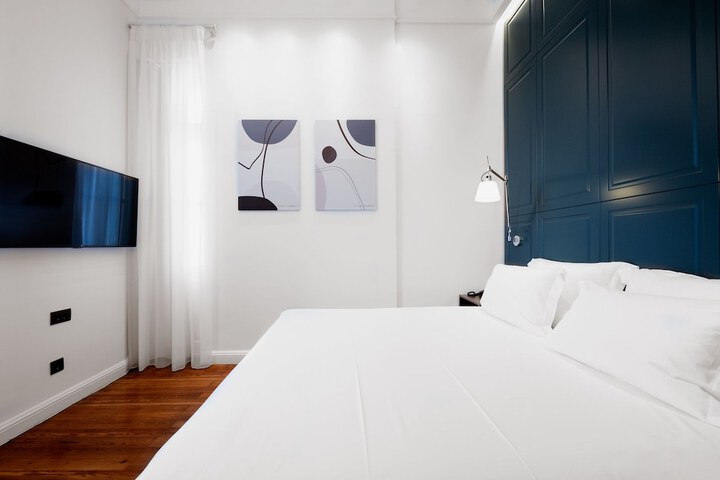 Room 11 of 110