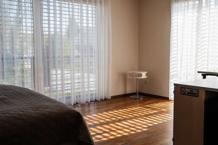Room 8 of 63