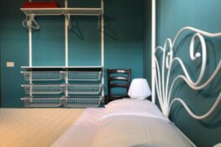 Room 12 of 27