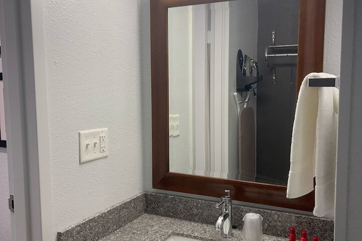 Bathroom sink