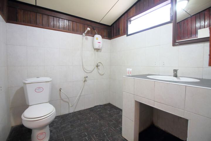 Room 16 of 33