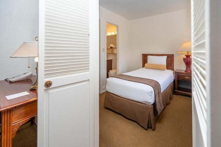 Room 14 of 64