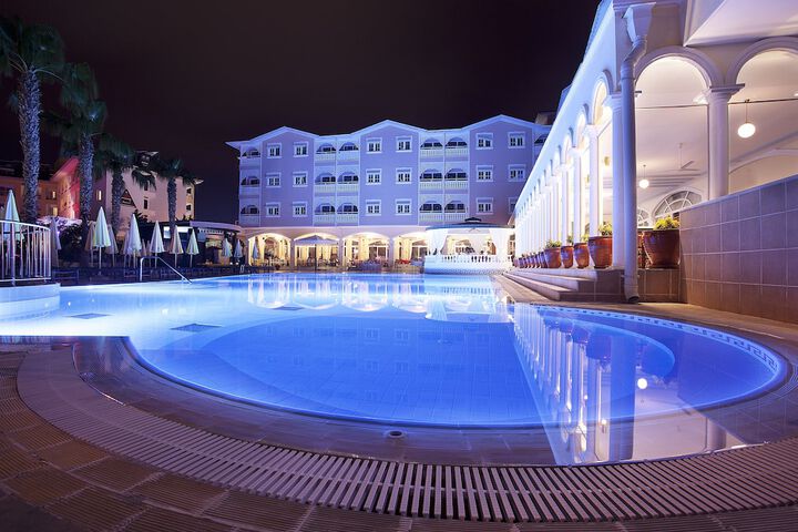 Pool Hotel