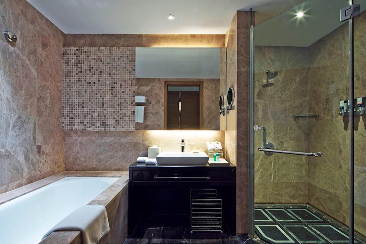 Room 13 of 41