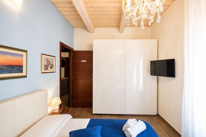 Room 19 of 64