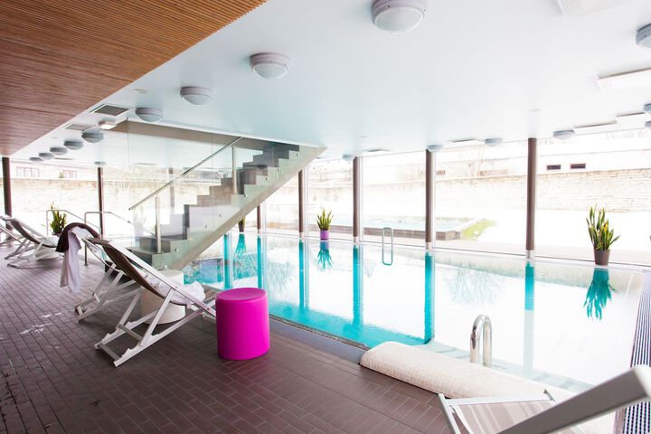 Pool 40 of 114