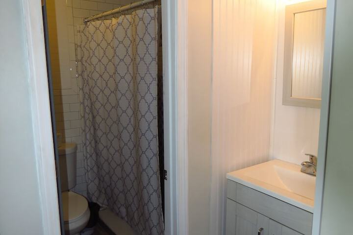 Room 8 of 77