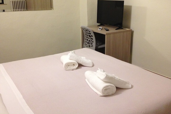 Room 6 of 15
