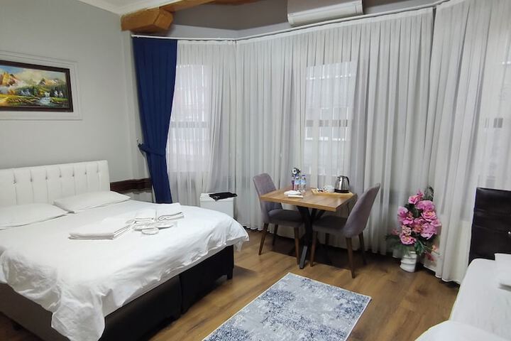 Room 2 of 9