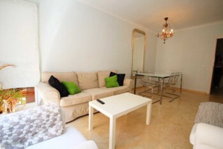 Room 5 of 13
