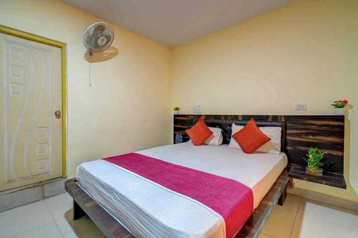 Room 9 of 34