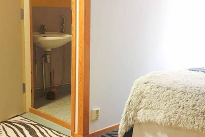 Room 5 of 52