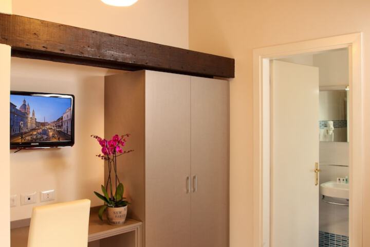 Room 7 of 37