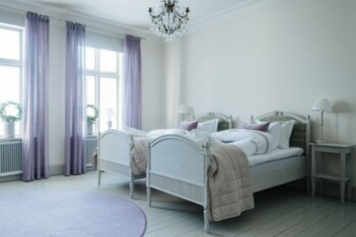 Room 72 of 115