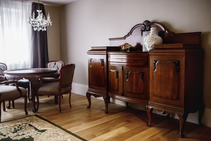 Room 10 of 42