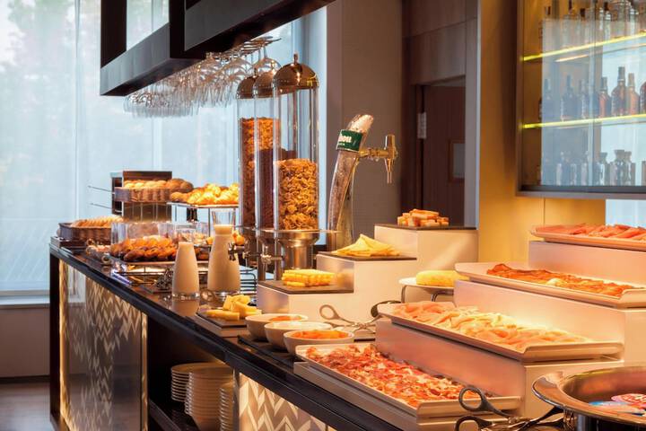 Breakfast/Coffee Service 96 of 124
