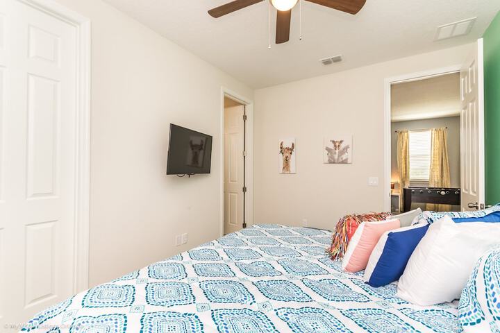 Room 3 of 52
