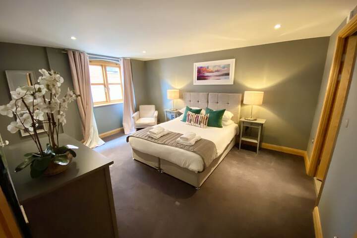 Room 2 of 11