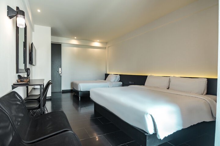 Room 27 of 74