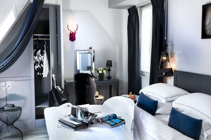 Room 16 of 90
